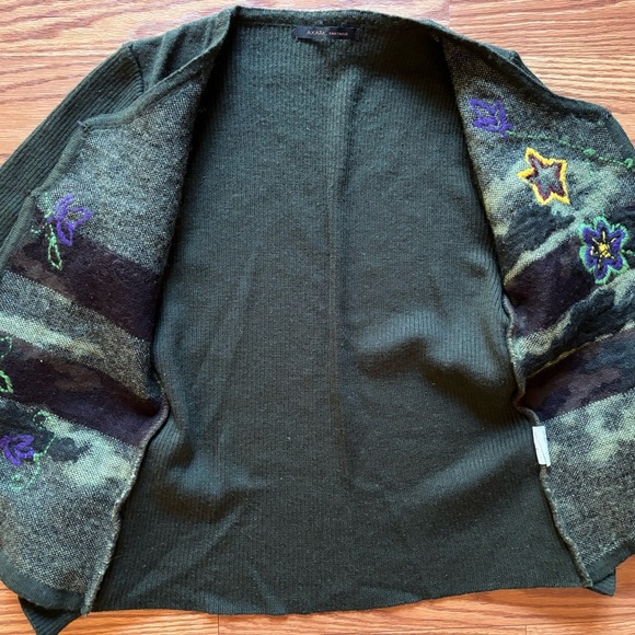 Axara floral embroidered cardigan sweater wool blend size 34/XS soft and cozy - Picture 6 of 12